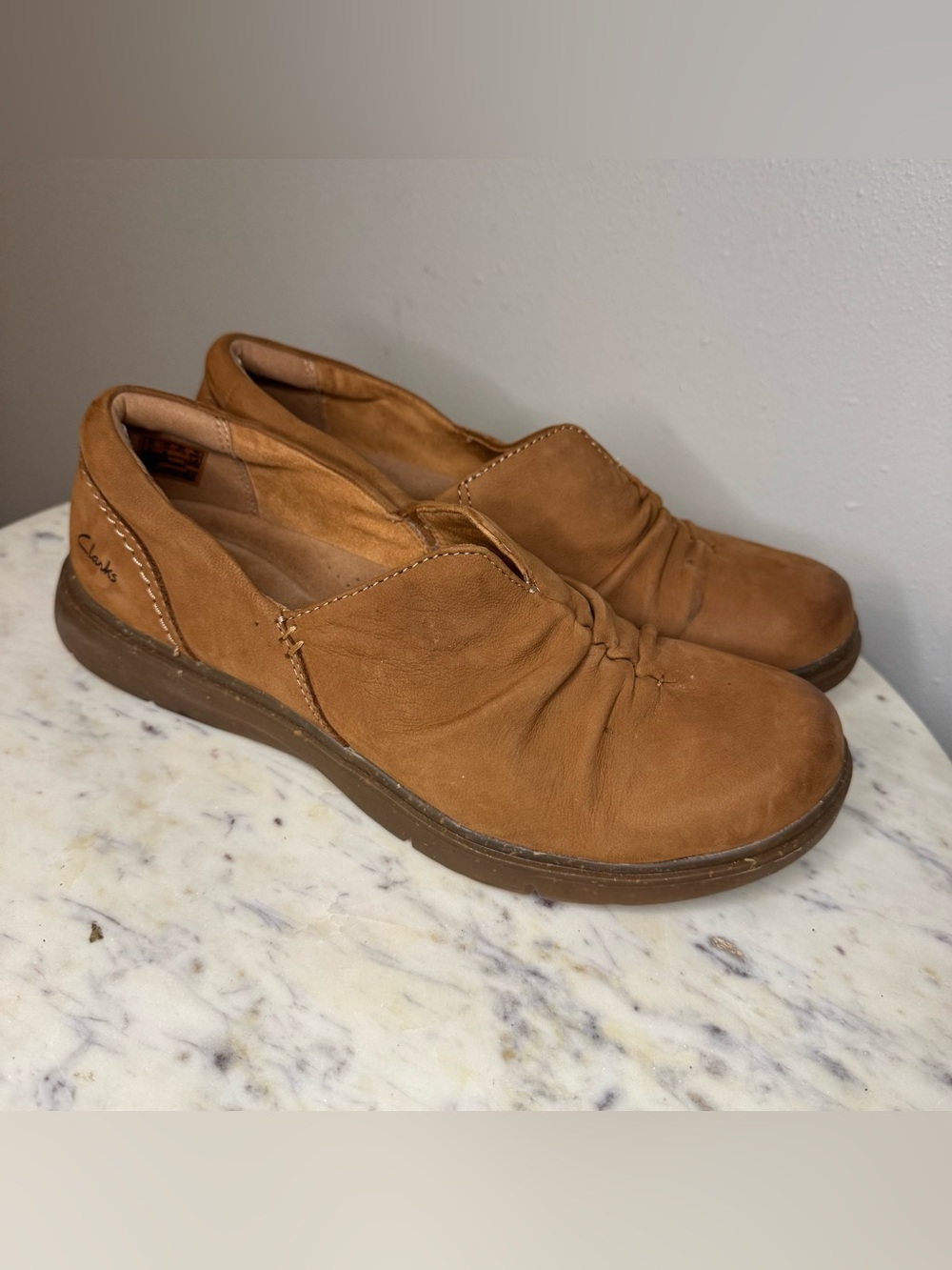 Clarks Artisan Shoes Size 10 M Leather tan comfort shoes MAKE ME AN OFFER!